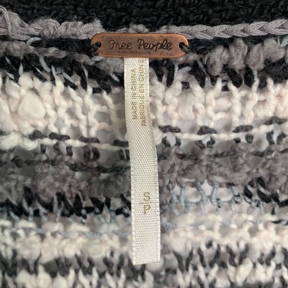 Free People Black White Striped Songbird Boucle Sweater Oversized W-320 Sz S - Picture 6 of 9
